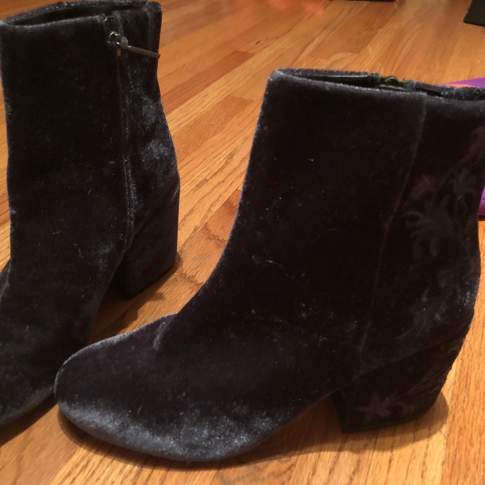 Kenneth Cole velvet boots